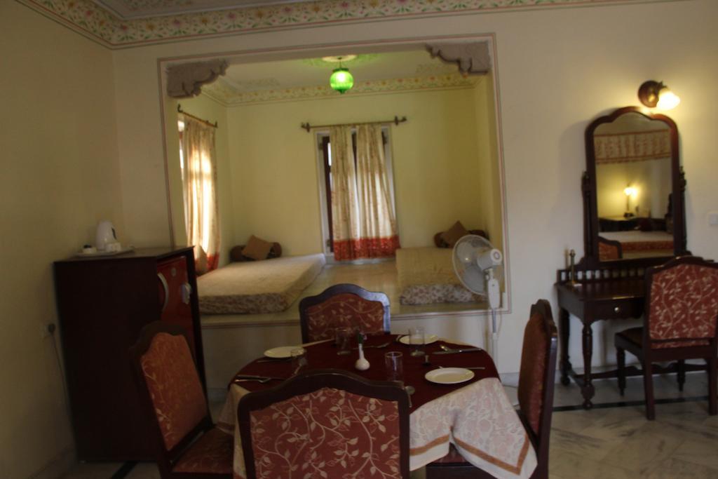 Hotel Amar Mahal Orchha Exterior foto